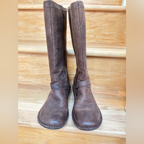 UGG Australia Brown Rosen Tall Leather Boot - Picture 2 of 3